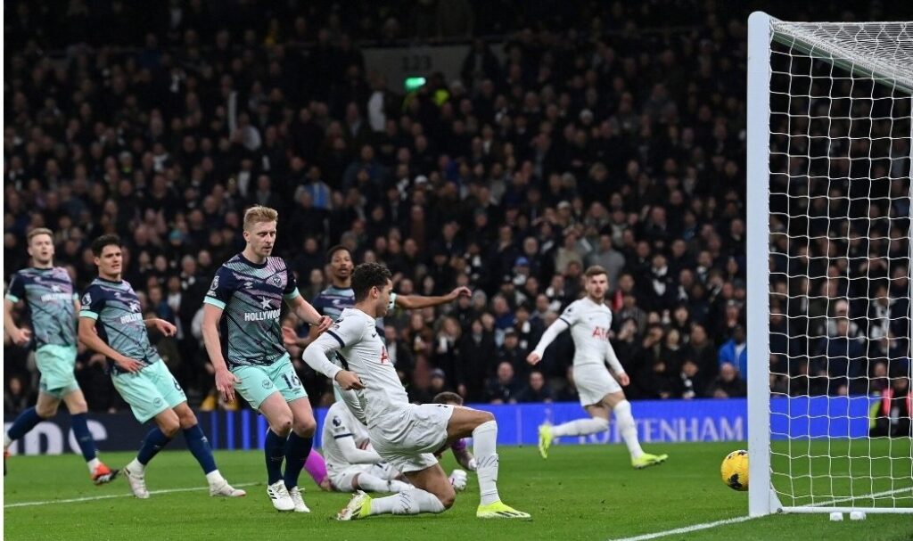 tottenham-vs-brentford-0230-01-02-165420.jpg