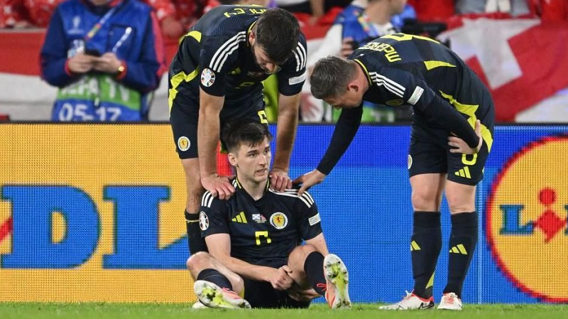Kieran-Tierney-vo-doi